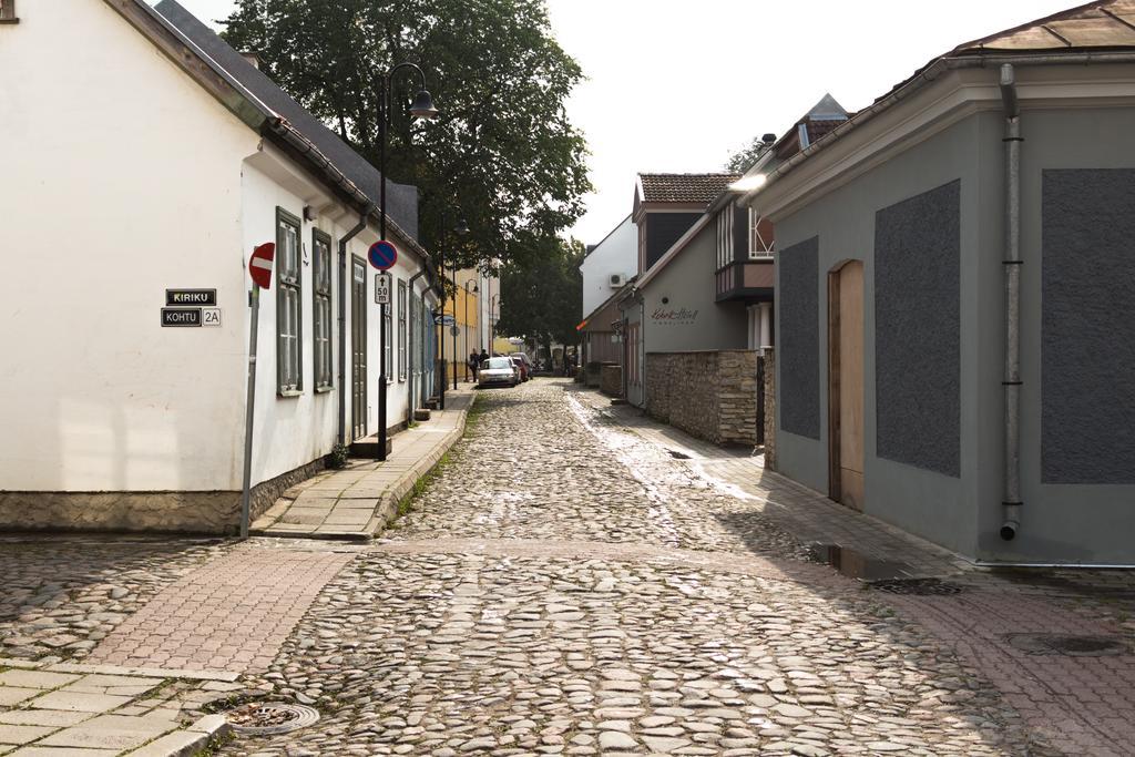 Kohtu Apartment Unique Kuressaare Exterior photo