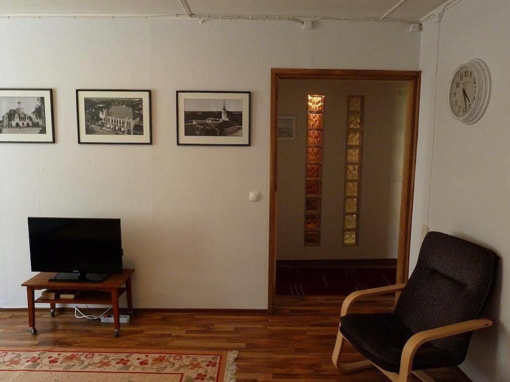 Kohtu Apartment Unique Kuressaare Exterior photo
